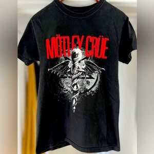 Motley Crue tshirt size small